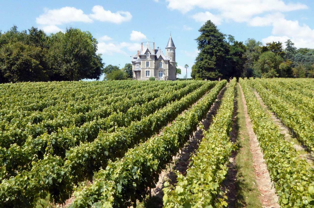 Chateau Breduriere Acomodação com café da manhã Moutiers-sur-le-Lay Exterior foto