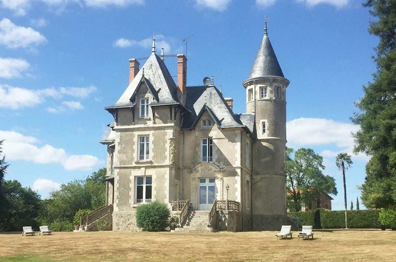 Chateau Breduriere Acomodação com café da manhã Moutiers-sur-le-Lay Exterior foto